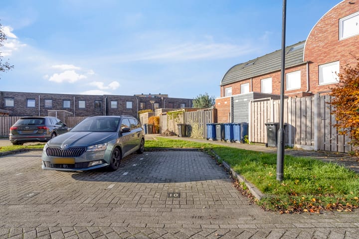 Photo 36 of James Cookroute 129