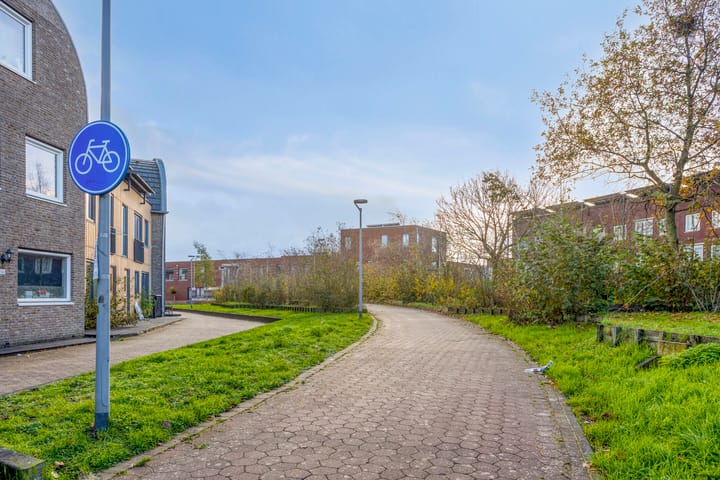 Photo 37 of James Cookroute 129