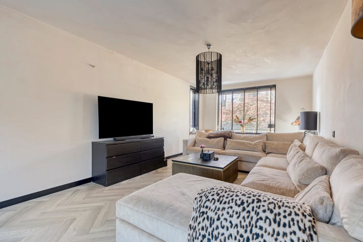 Photo 4 of Schellingstraat 3