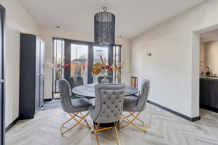 Photo 7 of Schellingstraat 3