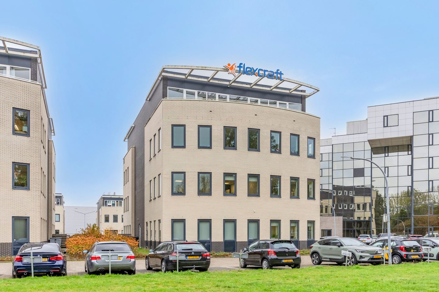 View photo 3 of Cypresbaan 39