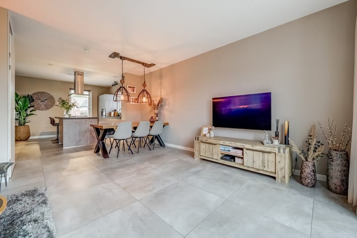 Photo 4 of Oranje zegge 13