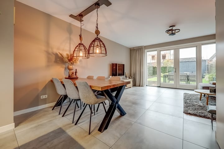 Photo 6 of Oranje zegge 13