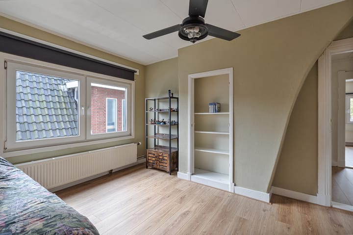 Photo 21 of Oosterstraat 8