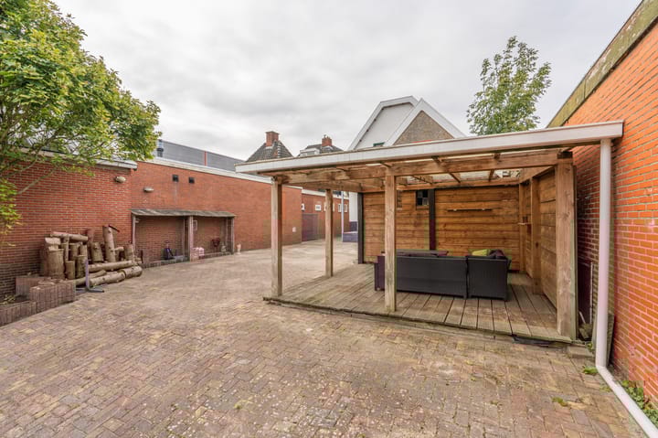 Photo 27 of Oosterstraat 8