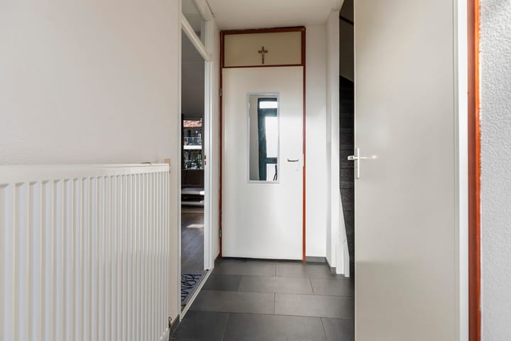 Photo 14 of Stuijvenburchstraat 117