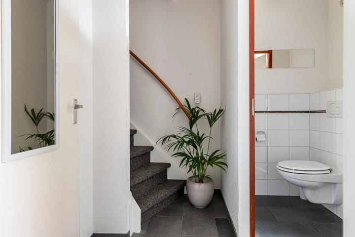 Photo 15 of Stuijvenburchstraat 117