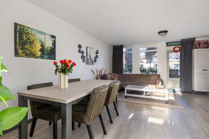 Photo 16 of Stuijvenburchstraat 117