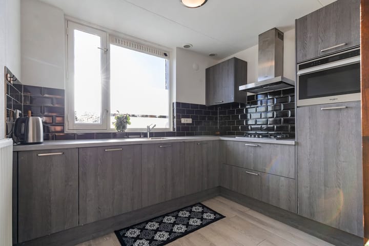 Photo 4 of Stuijvenburchstraat 117