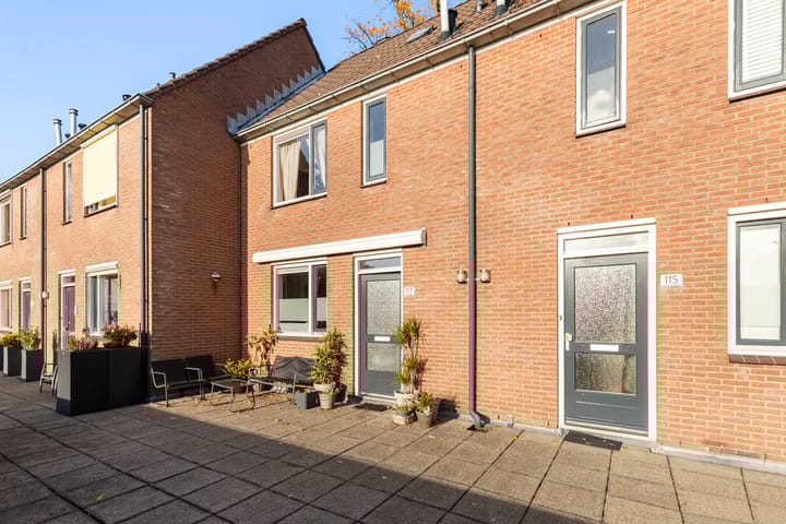 Photo 10 of Stuijvenburchstraat 117