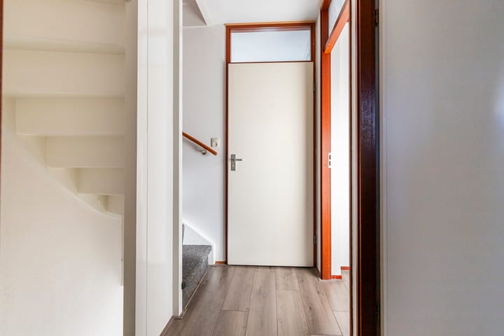 Photo 22 of Stuijvenburchstraat 117