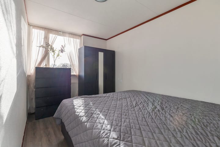 Photo 26 of Stuijvenburchstraat 117