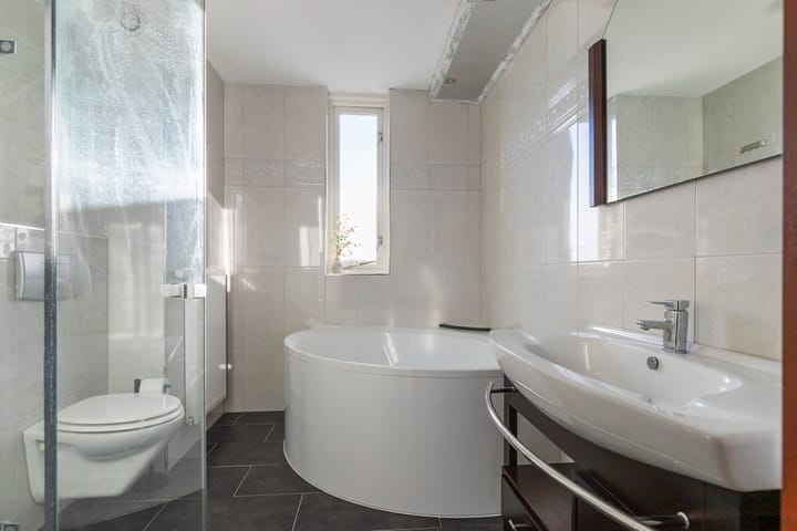 Photo 27 of Stuijvenburchstraat 117