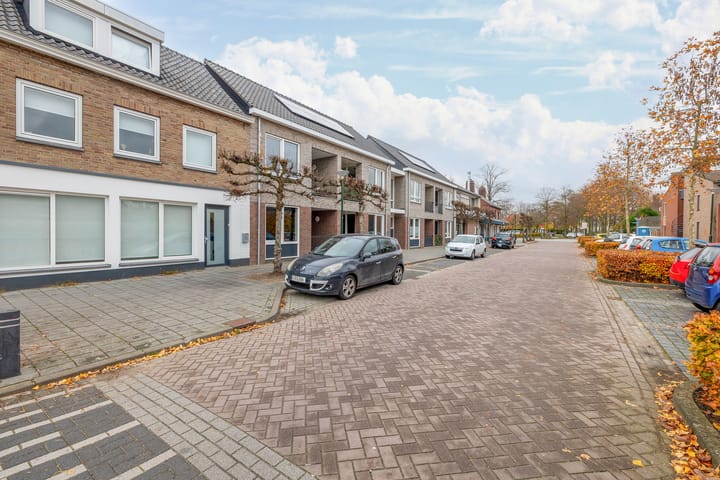 Foto 28 van Hertog Jan II Laan 42-A