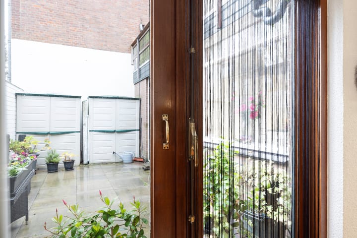 Photo 15 of Atjehstraat 8-A