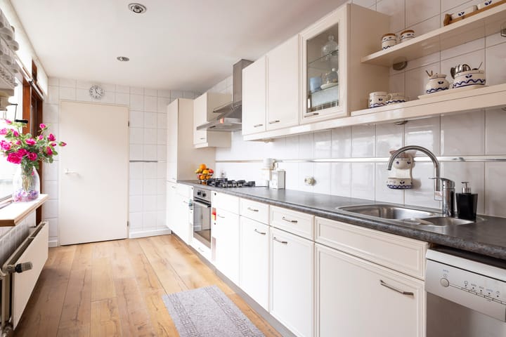 Photo 19 of Atjehstraat 8-A