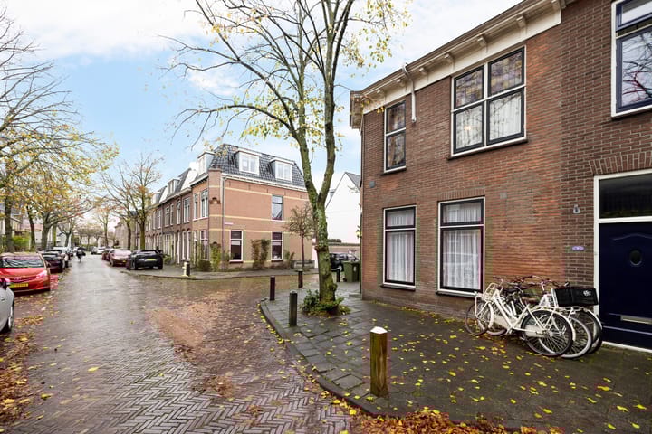 Photo 41 of Atjehstraat 8-A