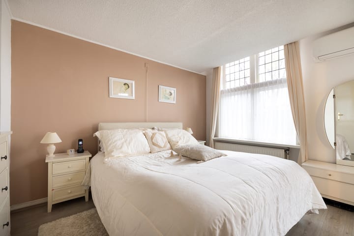 Photo 4 of Atjehstraat 8-A