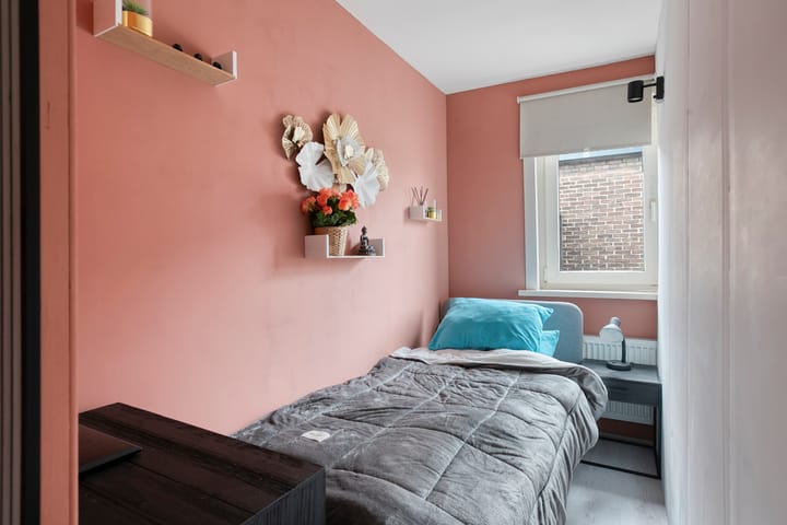 Photo 14 of Spilbergenstraat 16