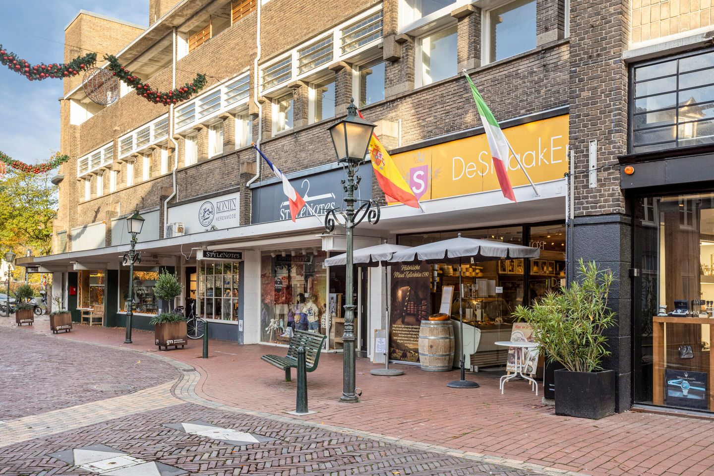 Bekijk foto 2 van Nassaulaan 40