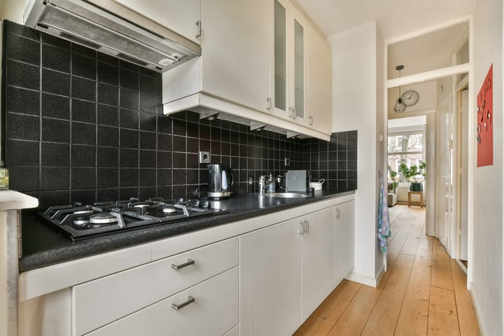 Photo 9 of Orteliusstraat 50-1