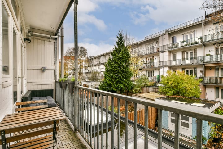 Photo 11 of Orteliusstraat 50-1