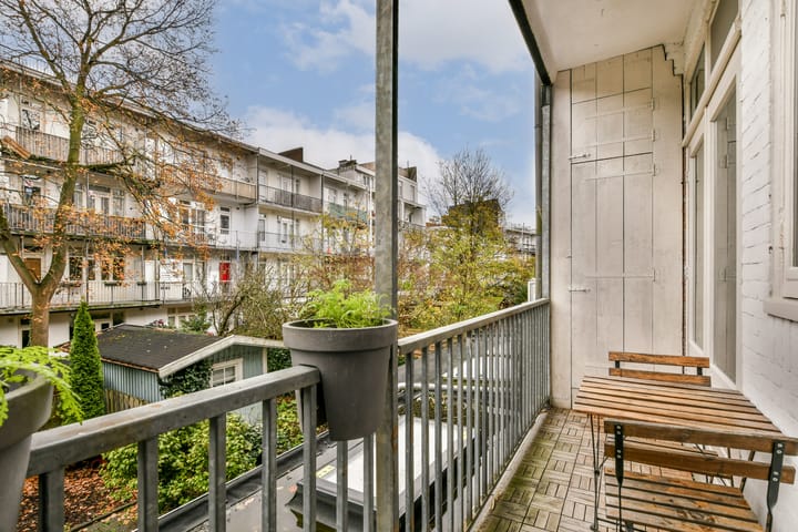 Photo 13 of Orteliusstraat 50-1