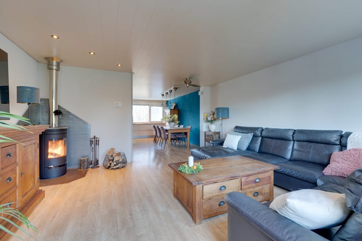 Photo 9 of Meeuwstraat 92