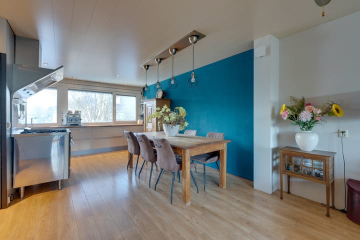 Photo 12 of Meeuwstraat 92