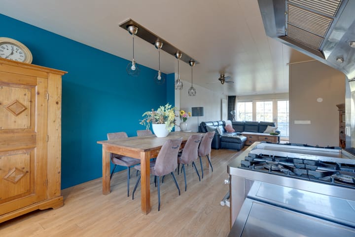 Photo 14 of Meeuwstraat 92