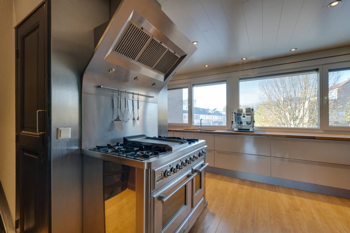 Photo 15 of Meeuwstraat 92