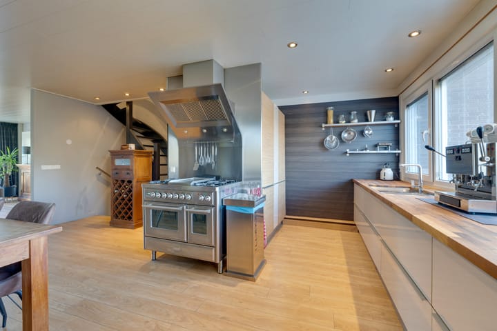 Photo 18 of Meeuwstraat 92