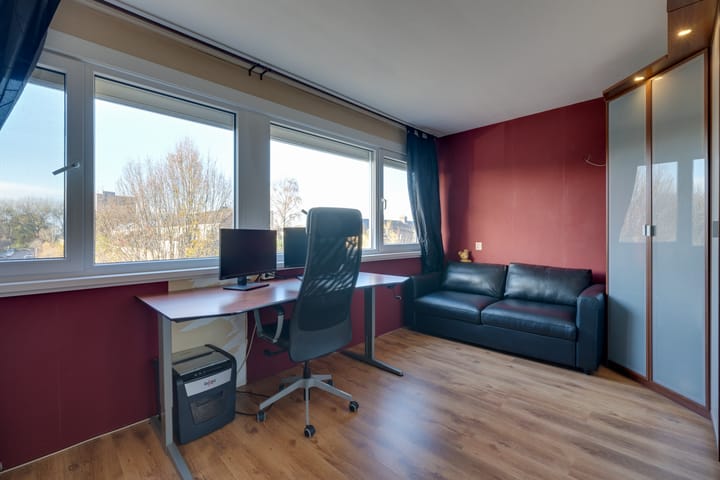 Photo 38 of Meeuwstraat 92