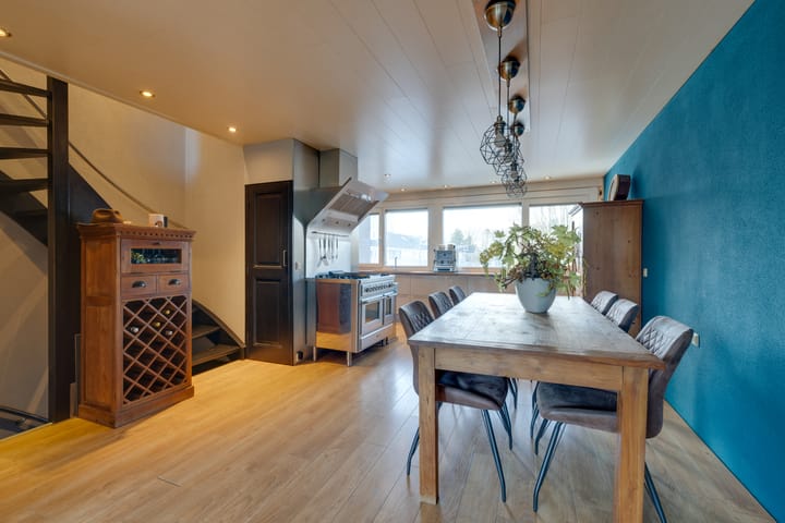 Photo 13 of Meeuwstraat 92