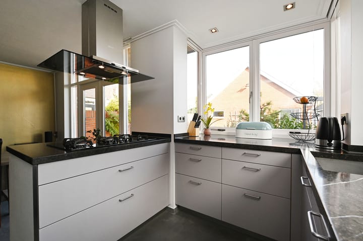 Photo 12 of Julianalaan 5