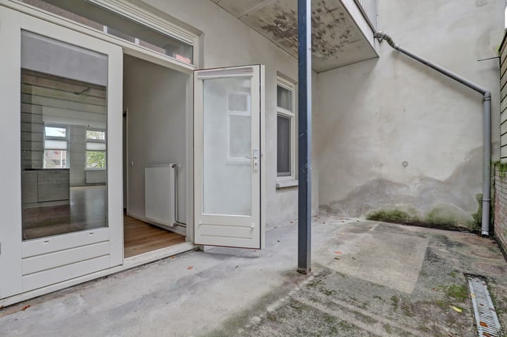 Photo 4 of Dominicanenstraat 151