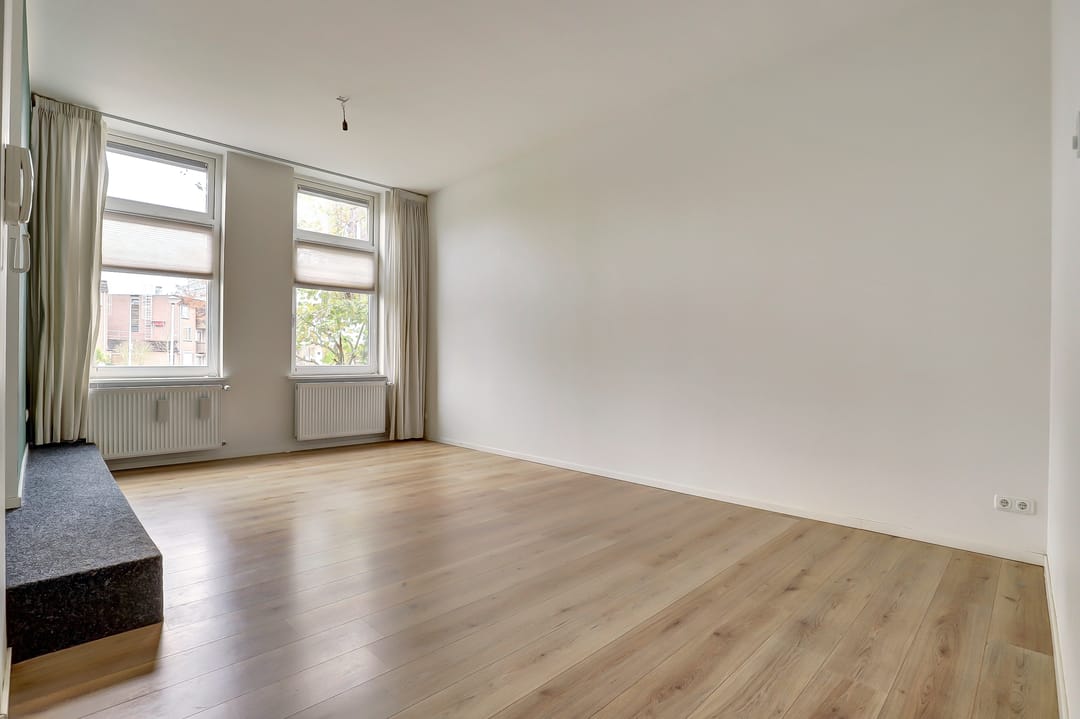 Photo 7 of Dominicanenstraat 151