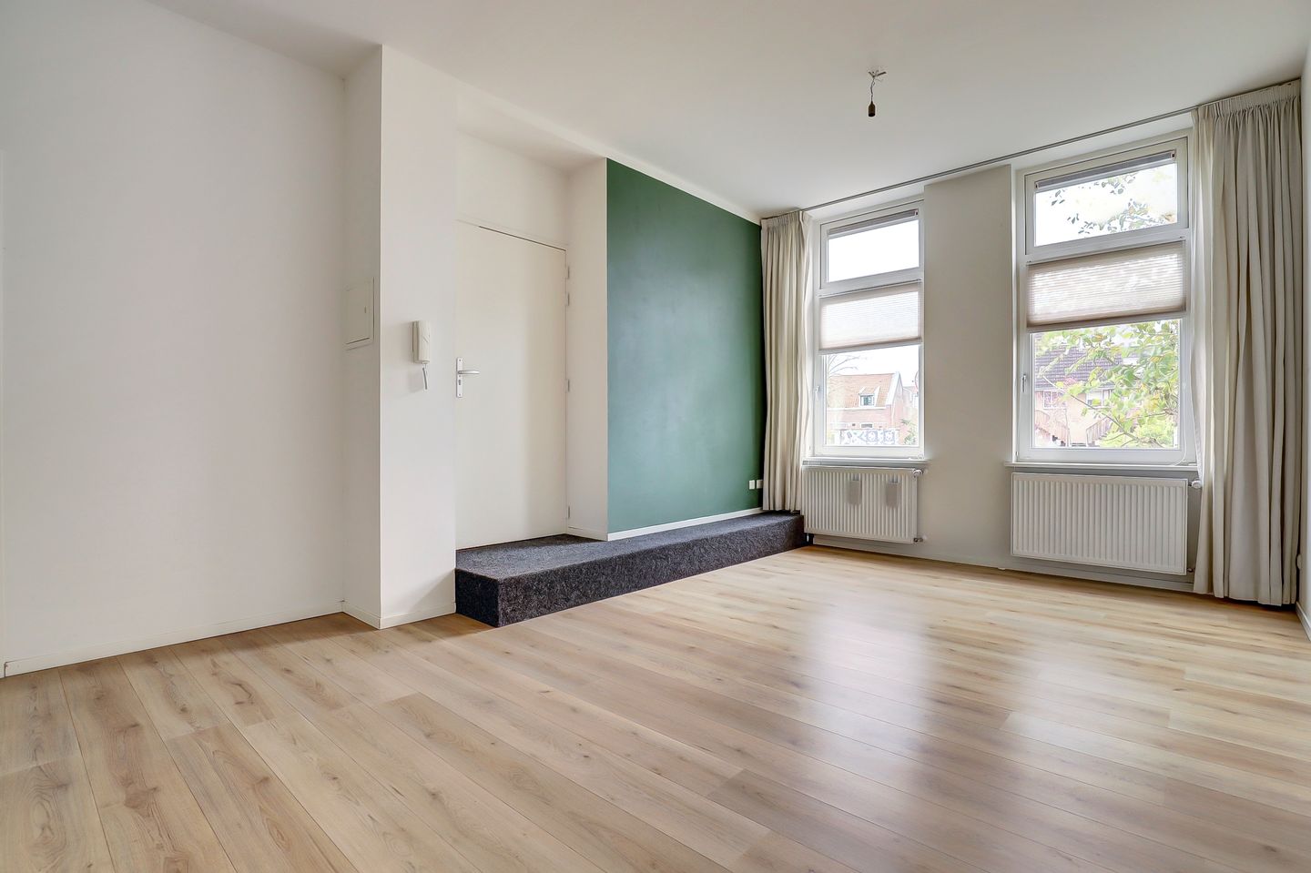 Photo 10 of Dominicanenstraat 151