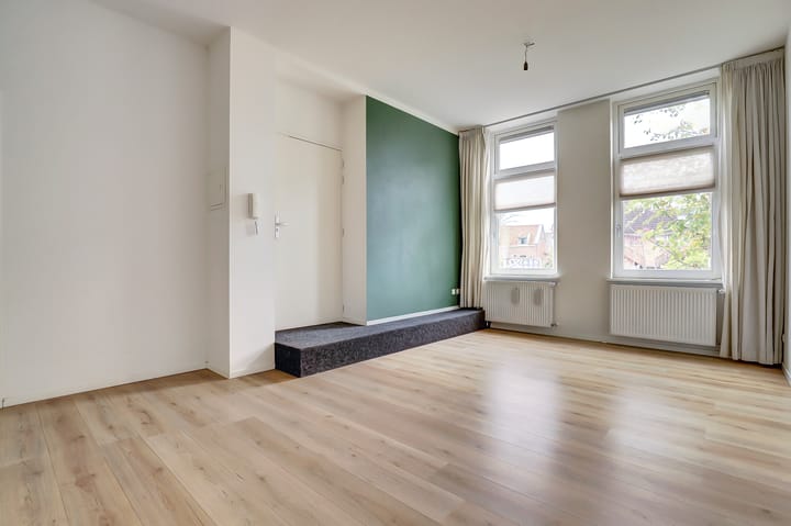 Photo 10 of Dominicanenstraat 151