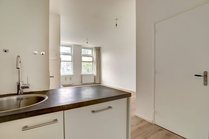 Photo 16 of Dominicanenstraat 151