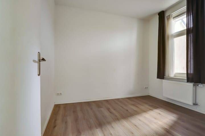 Photo 18 of Dominicanenstraat 151