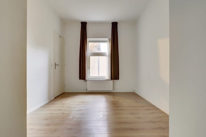 Photo 28 of Dominicanenstraat 151