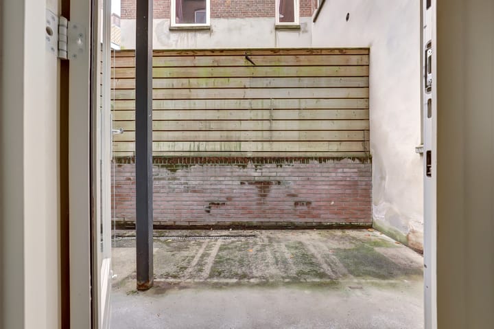 Photo 22 of Dominicanenstraat 151