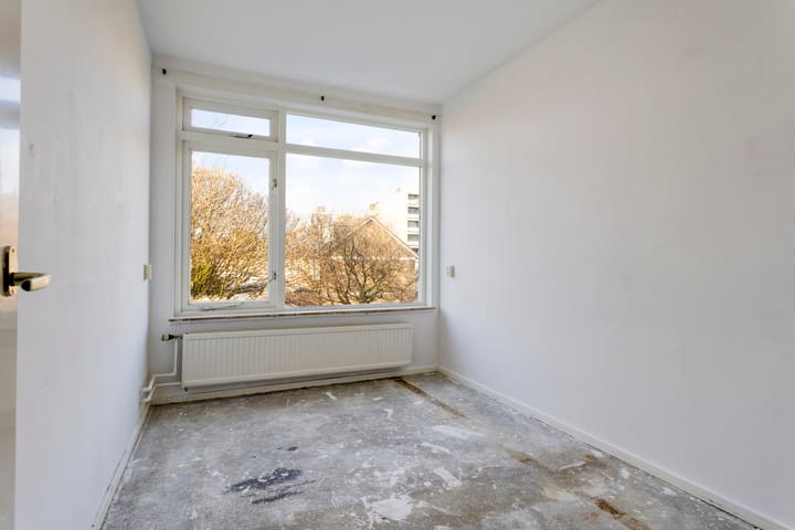 Photo 18 of Van Galenstraat 63-2