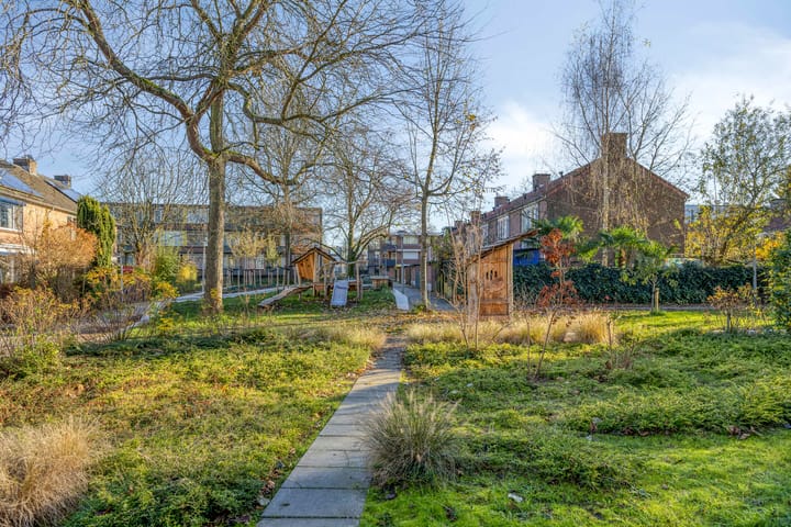 Photo 23 of Van Galenstraat 63-2