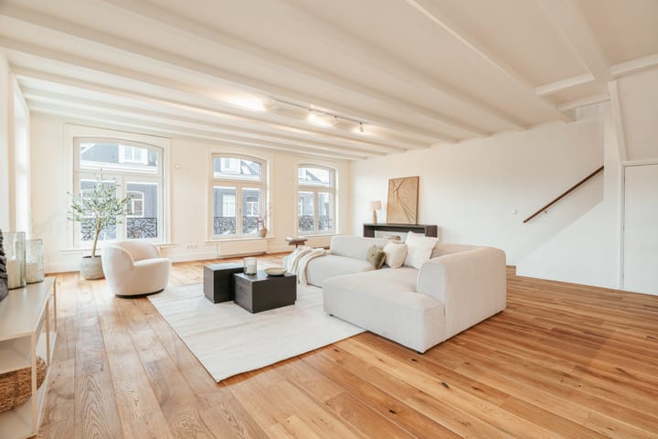 Photo 7 of Van Baerlestraat 17-3