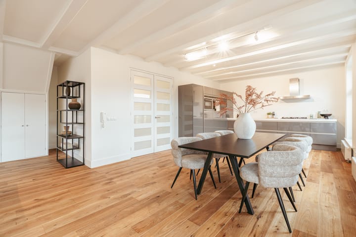 Photo 13 of Van Baerlestraat 17-3