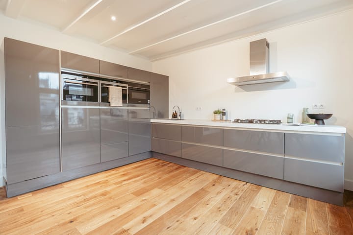 Photo 14 of Van Baerlestraat 17-3