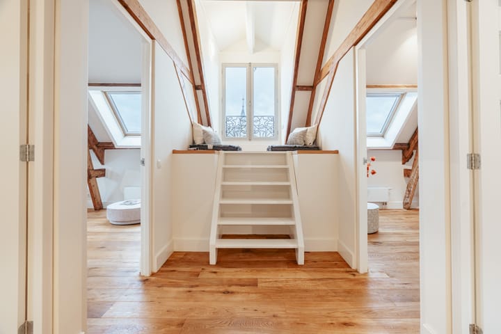 Photo 19 of Van Baerlestraat 17-3