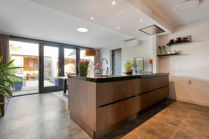 Photo 9 of Welhaak 36